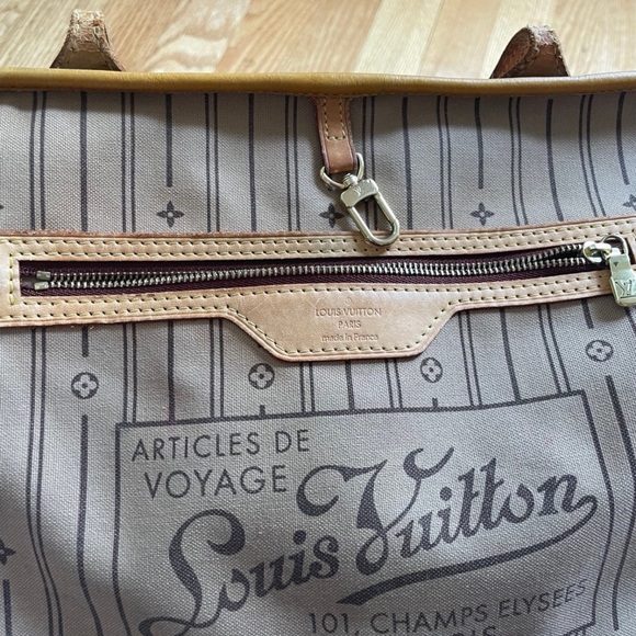 Louis Vuitton Neverfull MM & Wallet - Picture 4 of 16